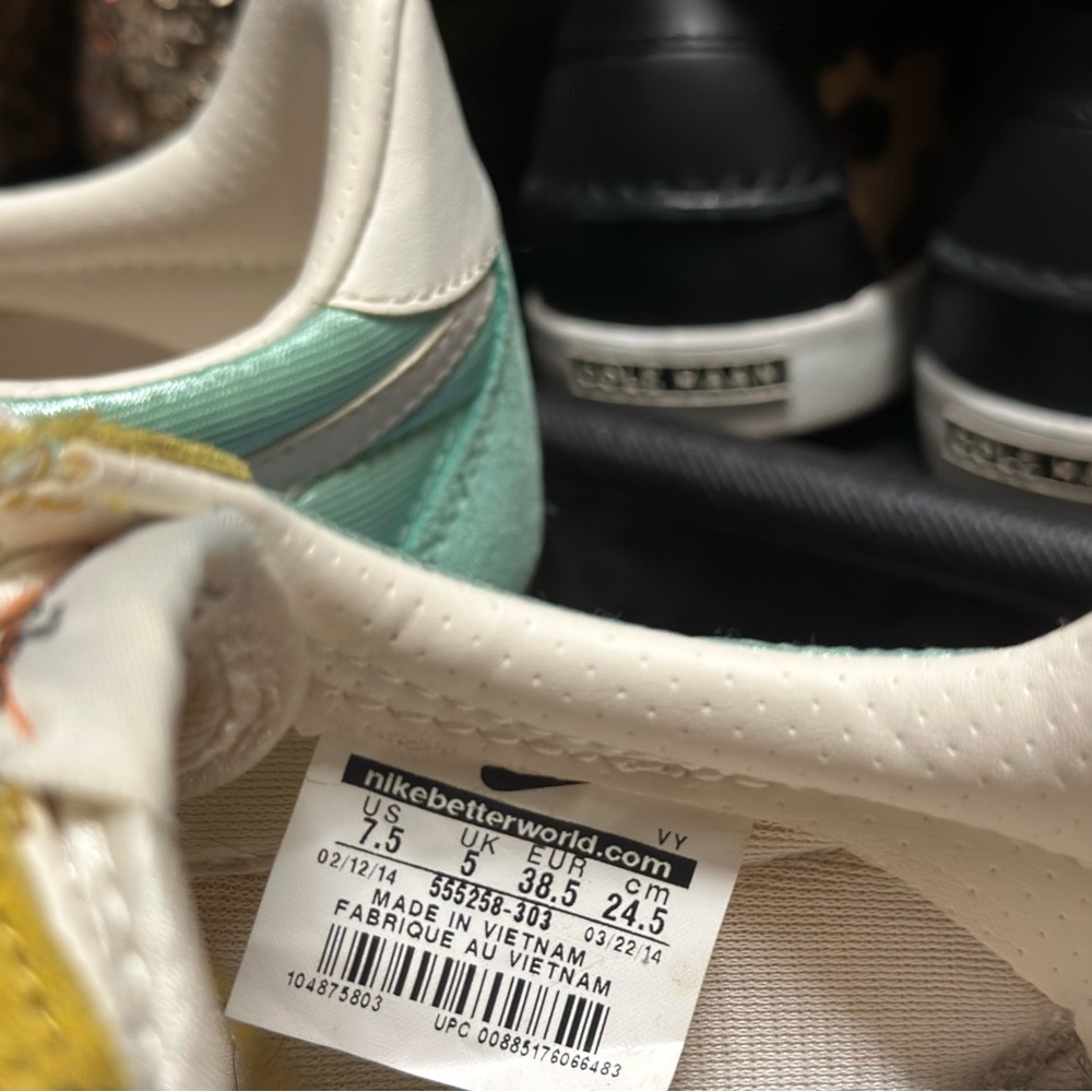 Nike Women's Pri Montreal Racer Vintage - Picture 8 of 8